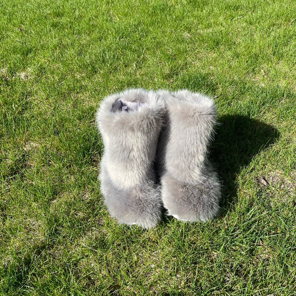 Restoration Hardware RH Teen Faux Fur Booties Boots Small (5-6) Solid Fog